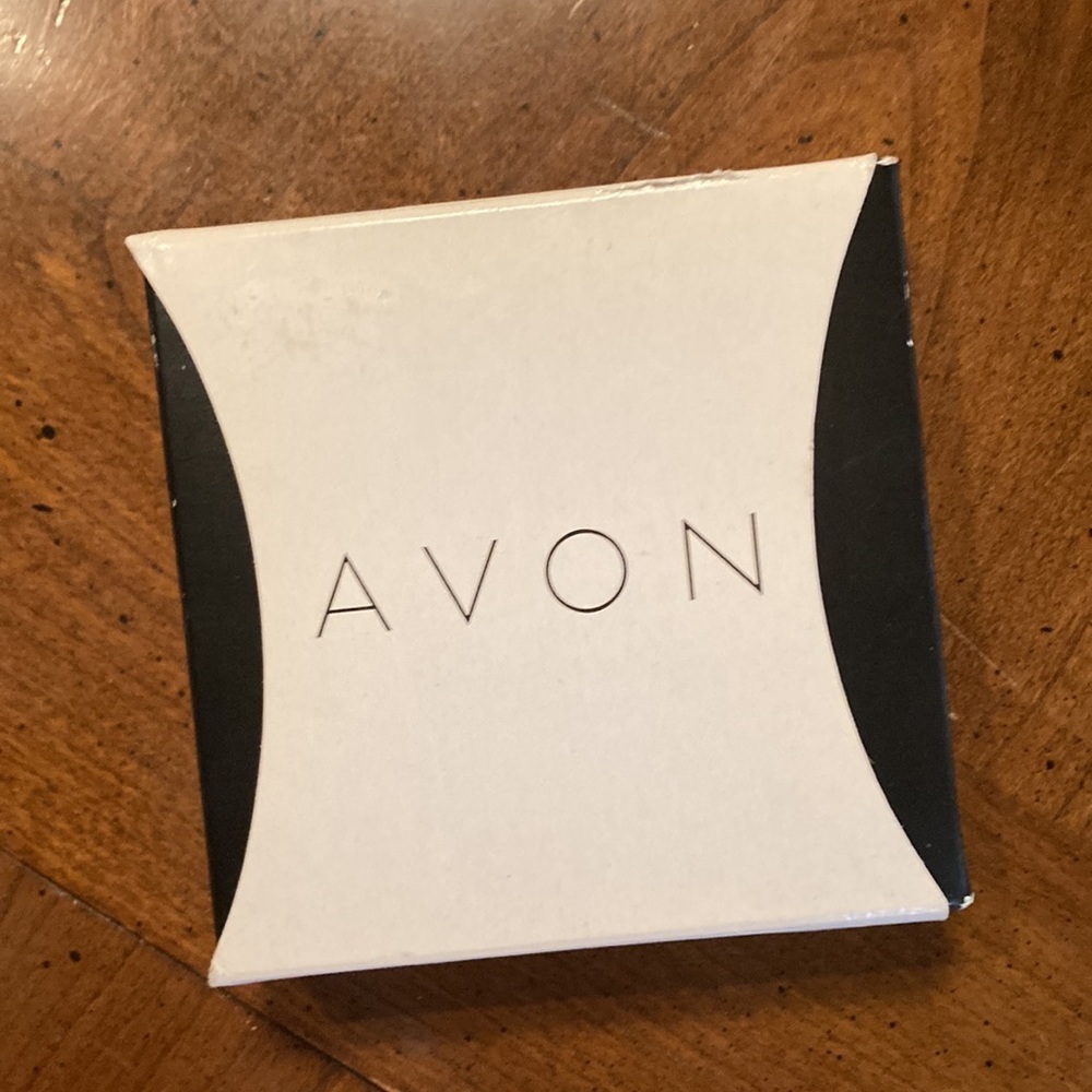 🌸NIB AVON Hollie 3 Piece Pearlesque Gift Set - Picture 12 of 14